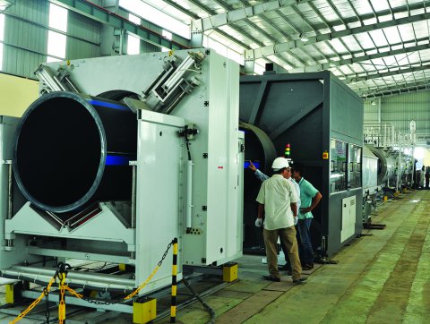 Vietnamese company installs the first 2,000 mm pipe extrusion line in Vietnam